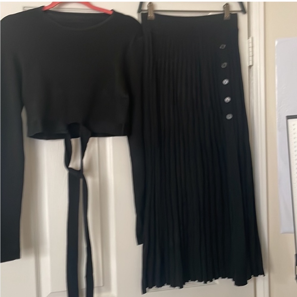 127. LAST 1! Black Wrap Long Sleeve Crop top Matching Pleat High Rise Skirt Set - Picture 10 of 12